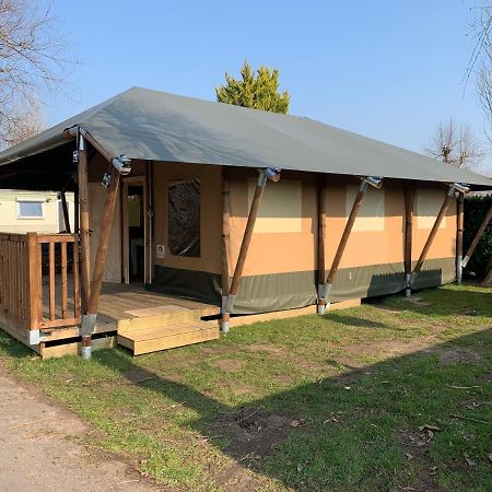 Glamour Glamping At Little Beach Hotel Ябеке Екстериор снимка